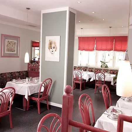 Hotell Art-hotel 3*
